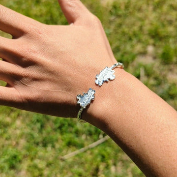 Light Antigua Map Bangle with Diamante Pattern - Bangle - Caribbijou Island Jewellery