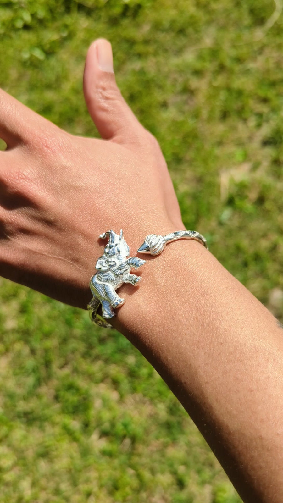 Heavy Elephant and Taj Mahal Bangle with Diamante Pattern