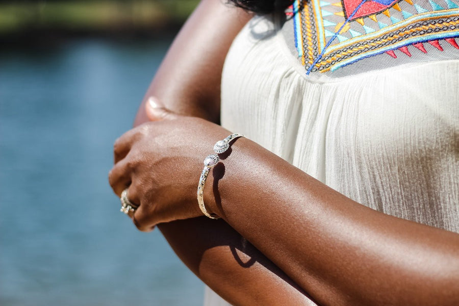 Flat Large Clam Head Bangle with Calypso Pattern - Bangle - Caribbijou Island Jewellery