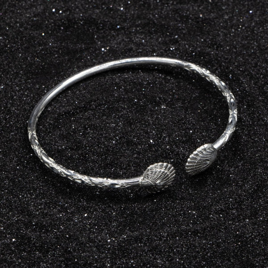 Light Large Clam Bangle with Diamante Pattern - Bangle - Caribbijou Island Jewellery