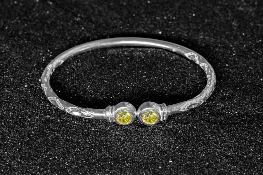 Medium Bangle with Synthetic Peridot August Birthstone - Bangle - Caribbijou Island Jewellery