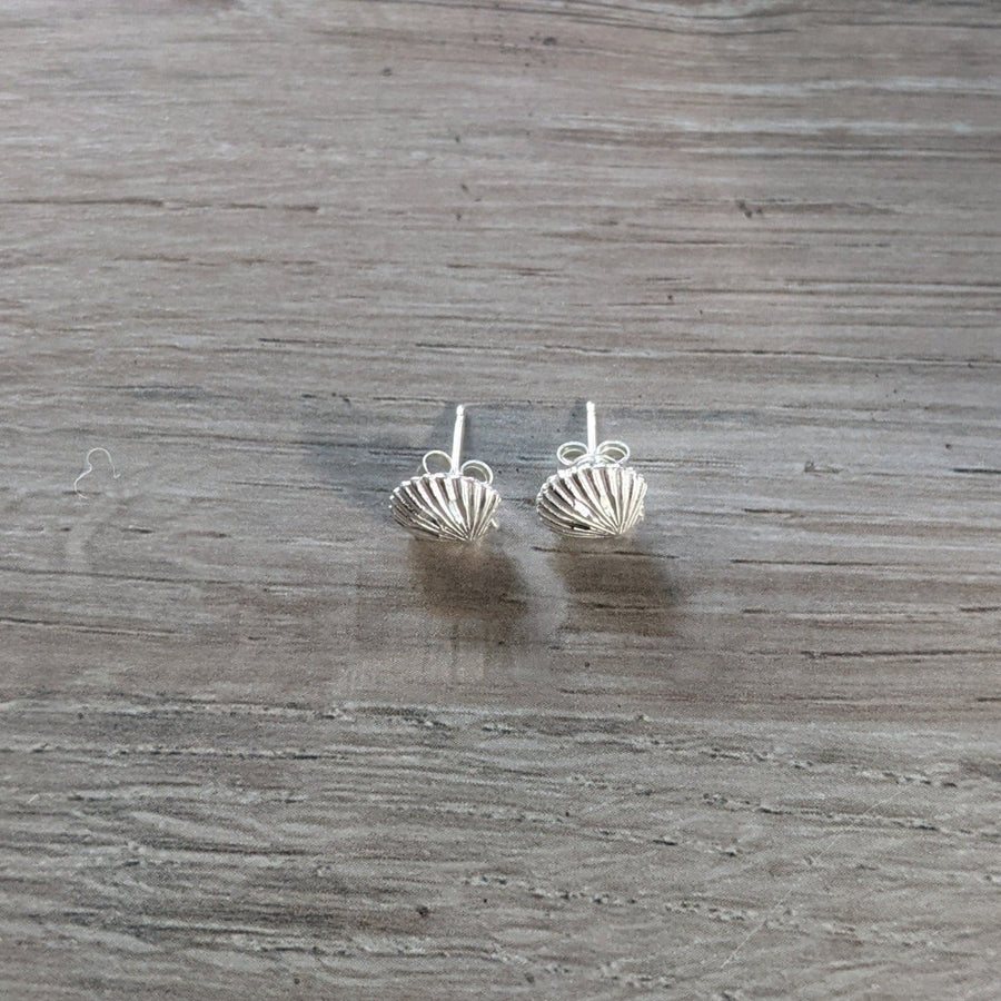 Small Clam Shell Stopper Stud Earring - Earring - Caribbijou Island Jewellery