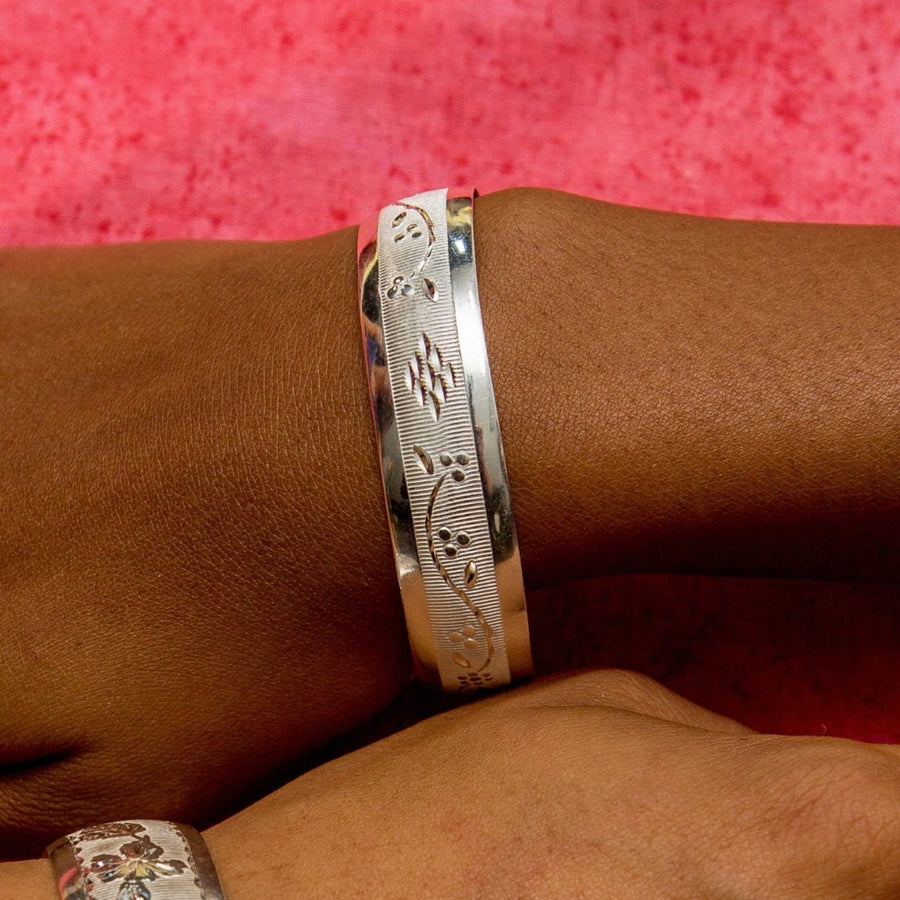 Wrist Band with Grape Vine Pattern - Bangle - Caribbijou Island Jewellery