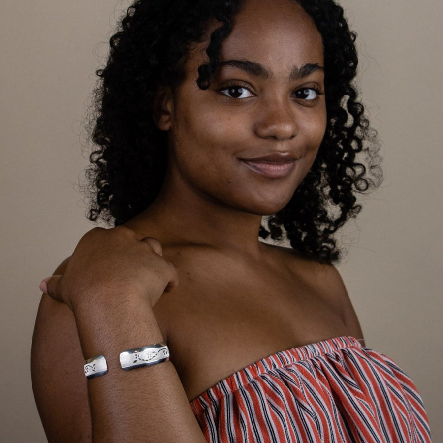 Wrist Band with Grape Vine Pattern - Bangle - Caribbijou Island Jewellery